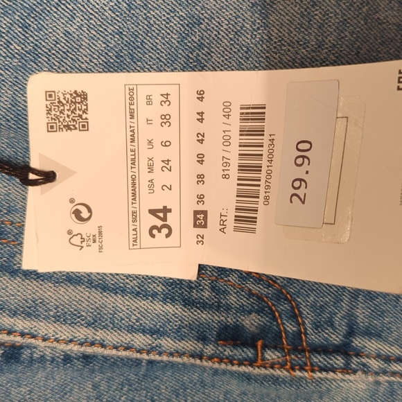 NWT Zara brand shorts fits like a 0 tag. Says size 2 - Picture 3 of 3